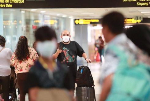 PERÚ SUSPENDE E IMPIDE LLEGADA DE VUELOS