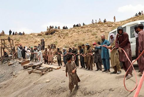 RESCATAN 2 MINEROS ATRAPADOS EN EXPLOSIÓN