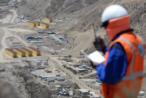 APRUEBAN LISTA DE BIENES Y SERVICIOS CUYA ADQUISICIÓN OTORGARÁ DERECHO A DEVOLUCIÓN DE IGV DE CUATRO MINERAS