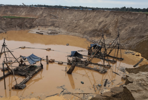 RESERVA TAMBOPATA: DESTRUYEN BIENES USADOS EN MINERÍA ILEGAL